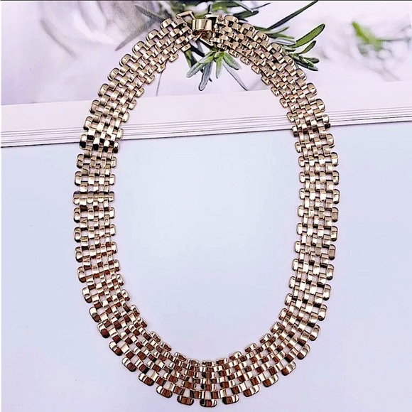 Hollow Mesh Gold Wide Chain Link Necklace - Picture 2 of 3